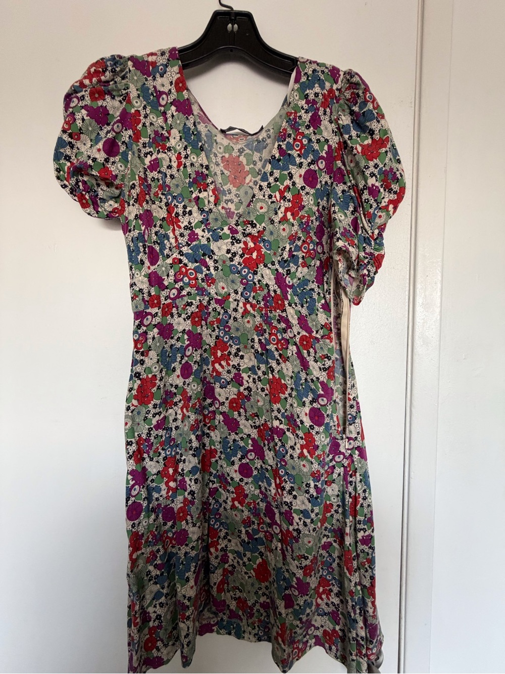 Floral Puff-Sleeve V-Neck Women's Dress in Multi
